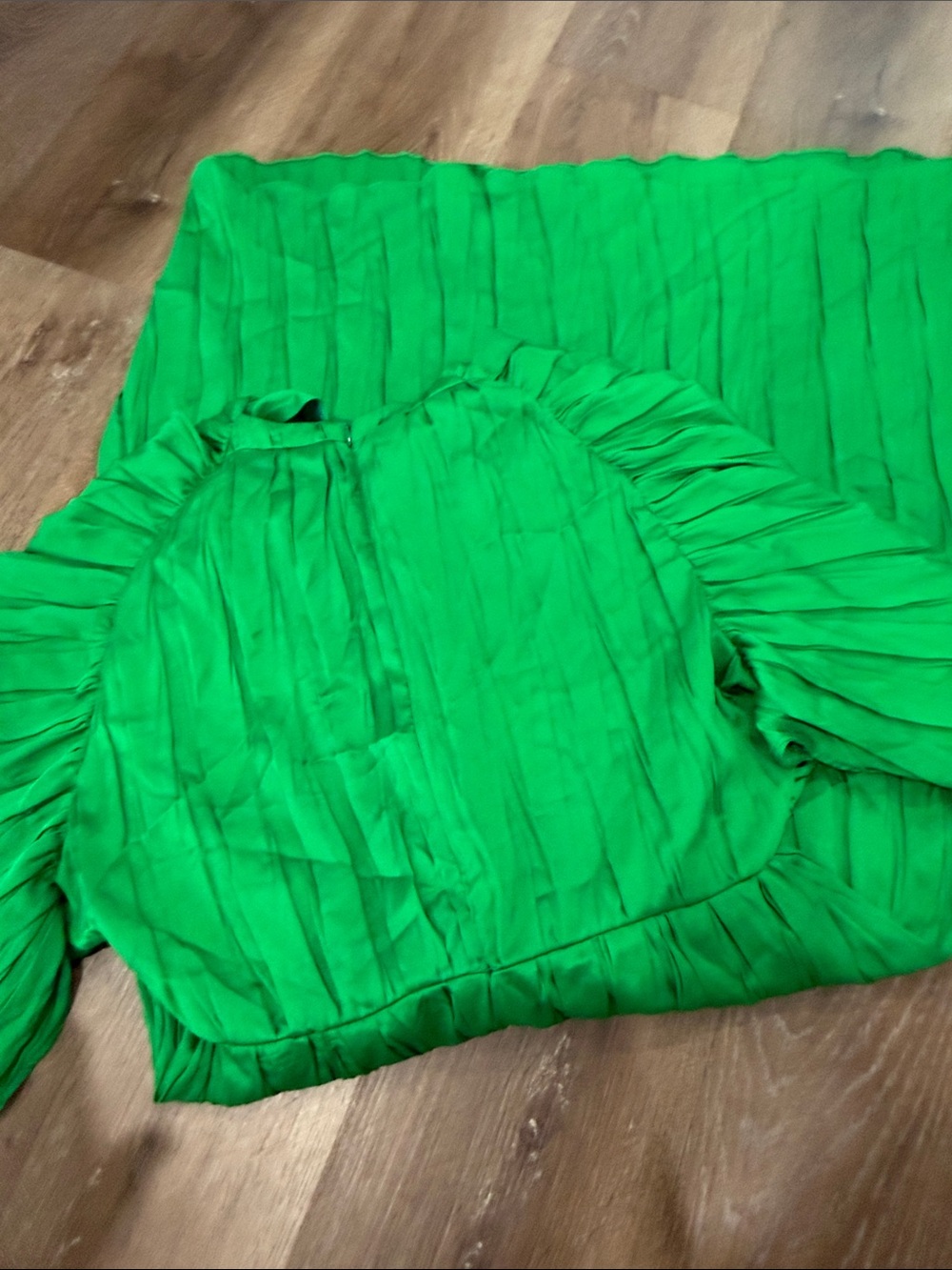 Zara Bright Green Pleated Midi Dress - Picture 7 of 9